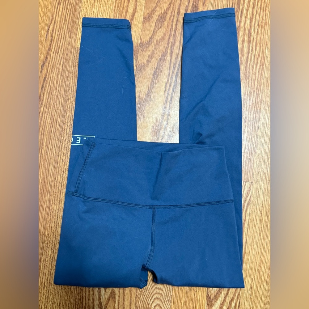 FLEO leggings Size M